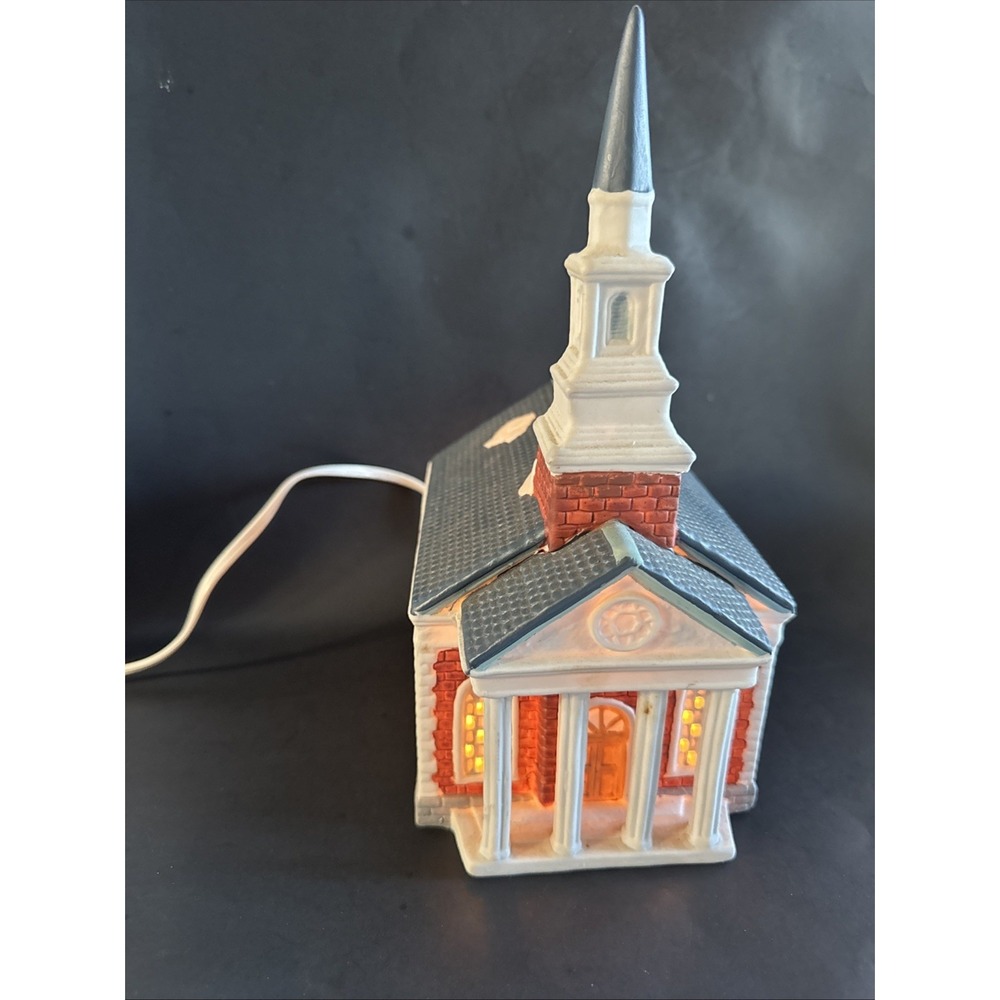 Dickens Keepsake Christmas Village Steeple Church Porcelain Lighted Worship Hous